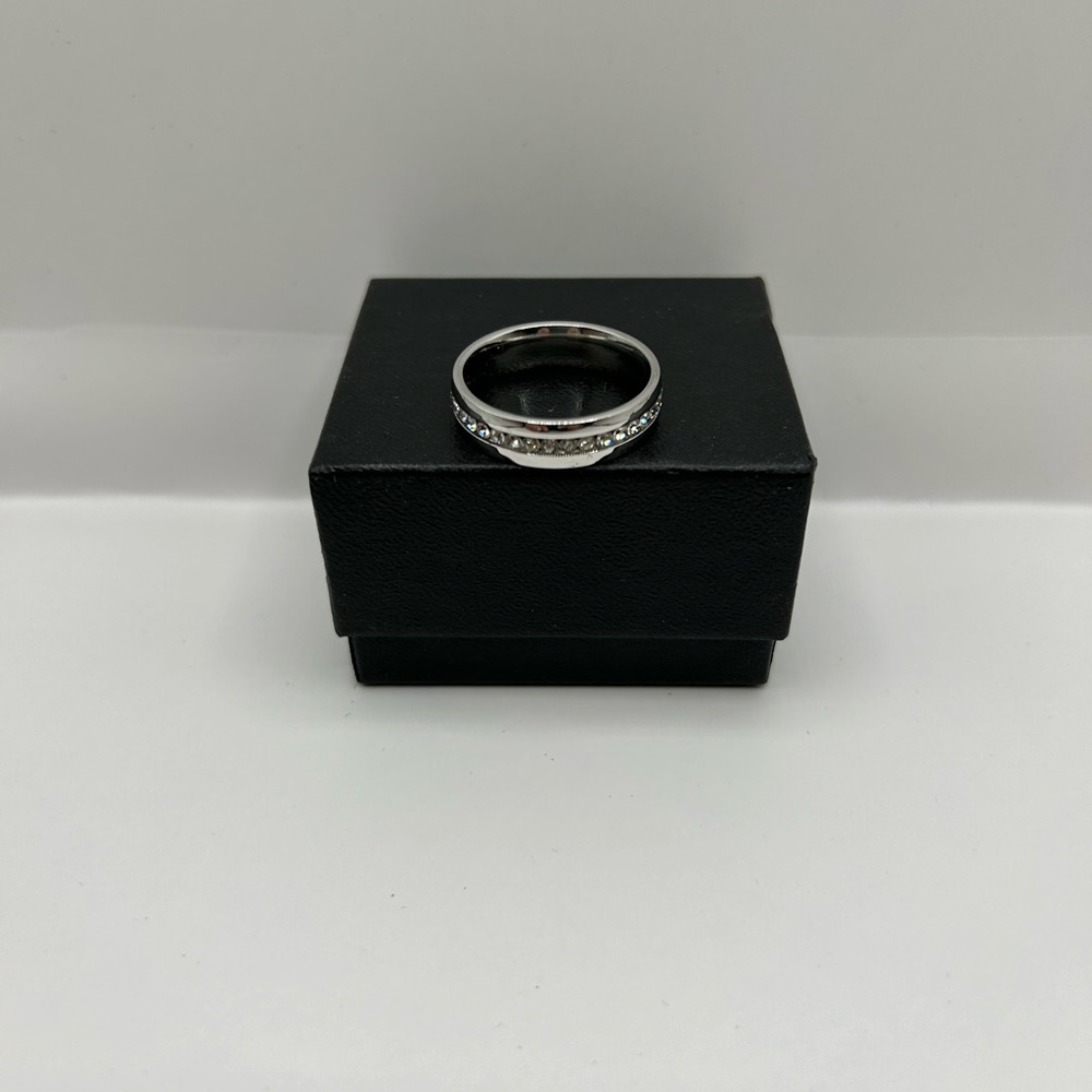 Men's Simulated Diamond Platinum Colored Wedding Band Ring ~ Size 11~ New!